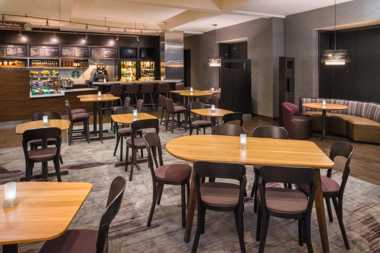 Courtyard By Marriott Seattle Hotel