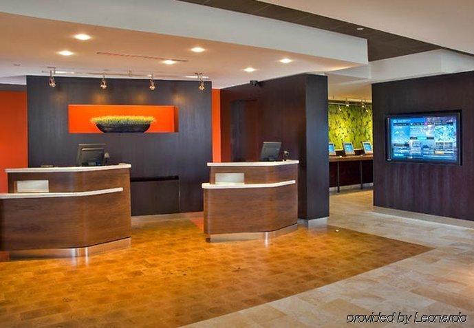 Courtyard By Marriott Seattle Hotel