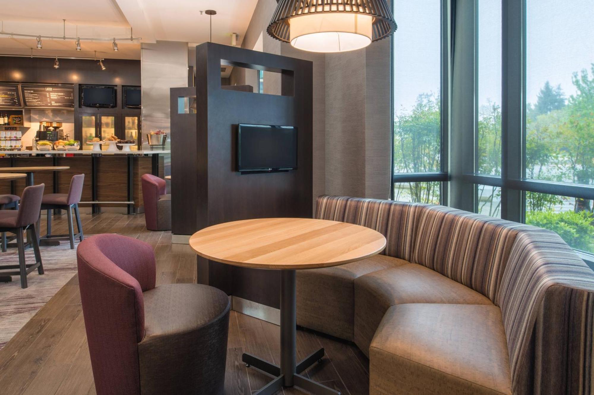 Courtyard By Marriott Seattle Hotel Federal Way