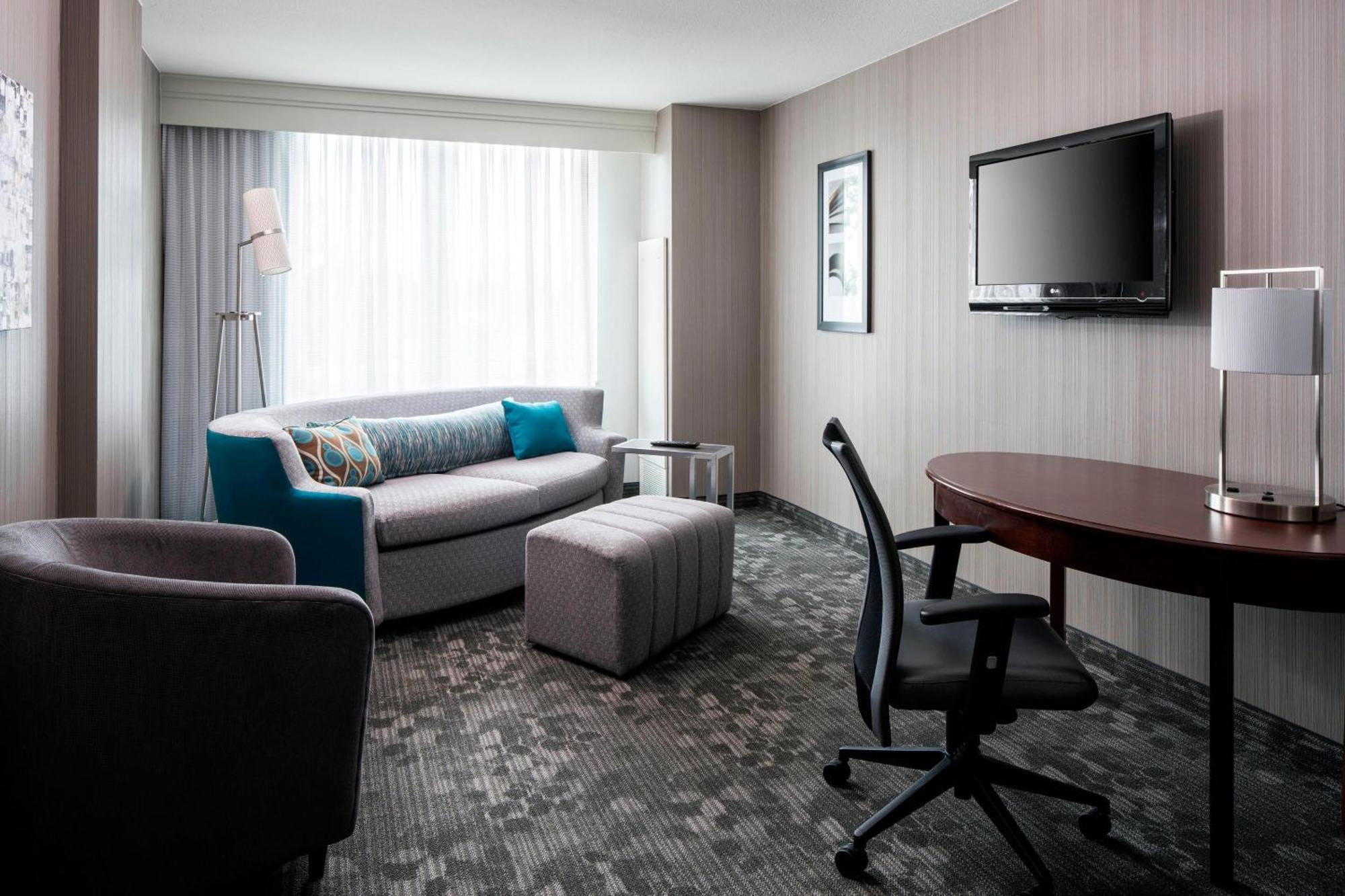 Courtyard By Marriott Seattle 3*