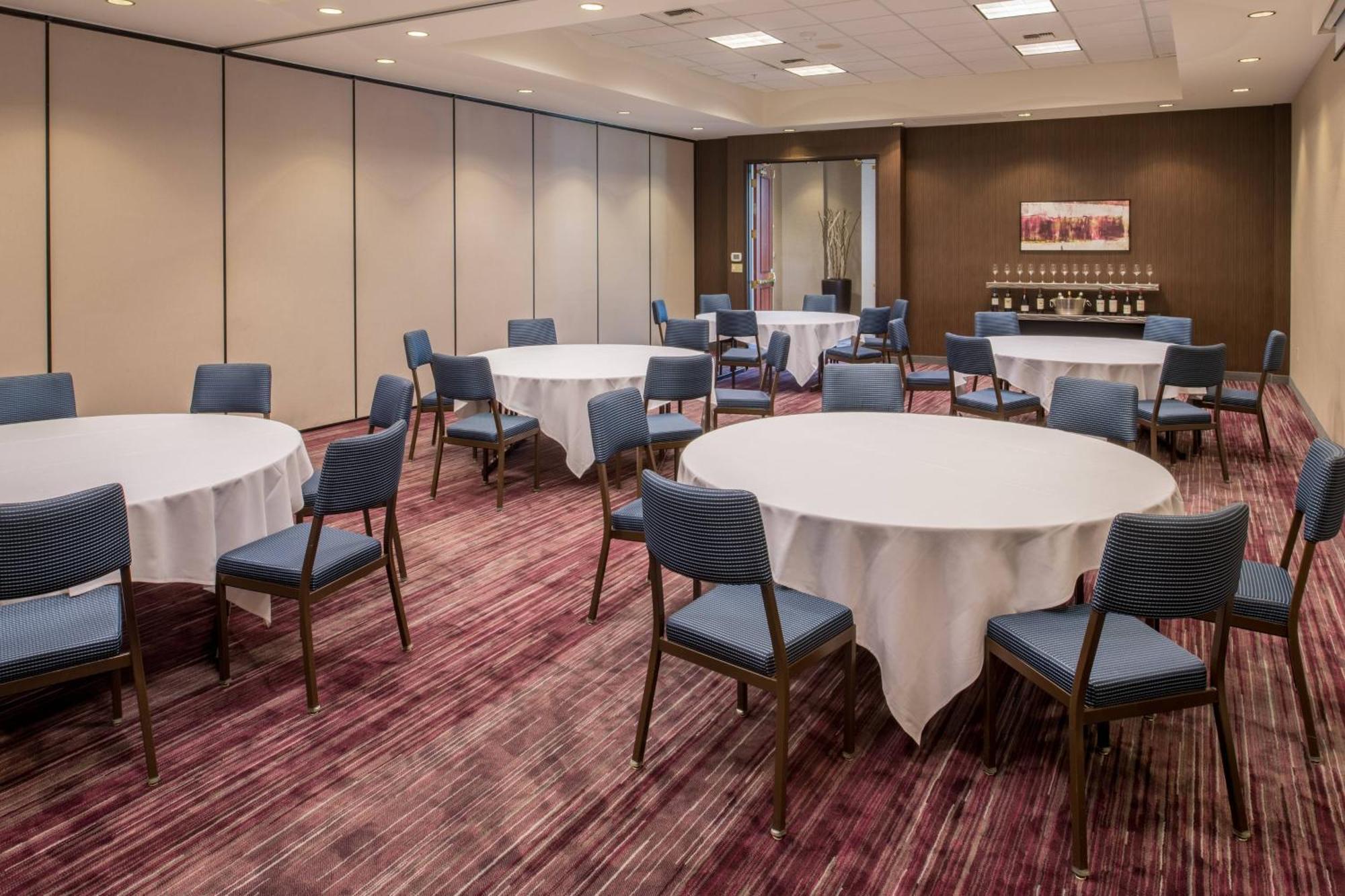 Courtyard By Marriott Seattle Federal Way