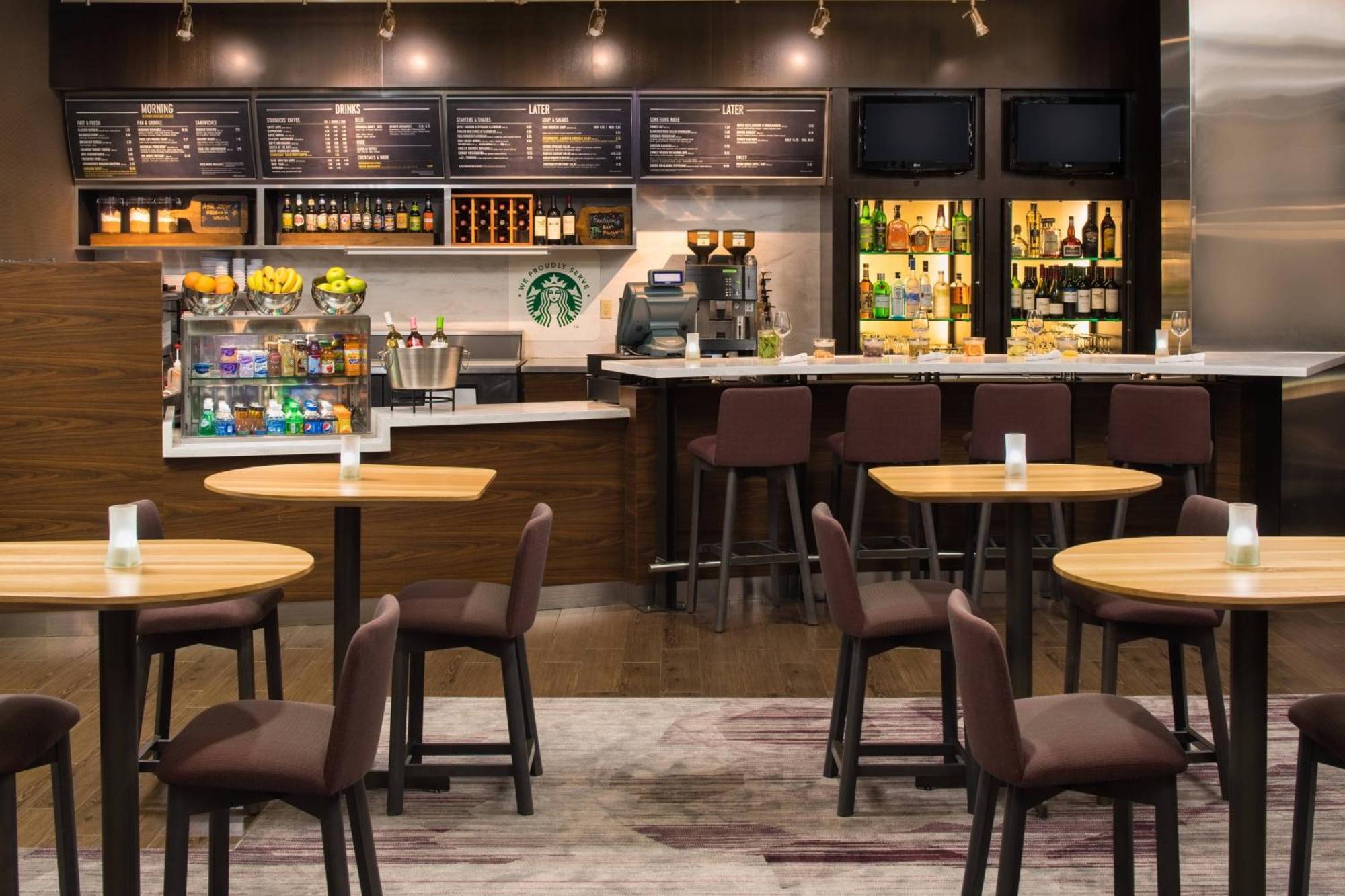 Courtyard By Marriott Seattle 3*