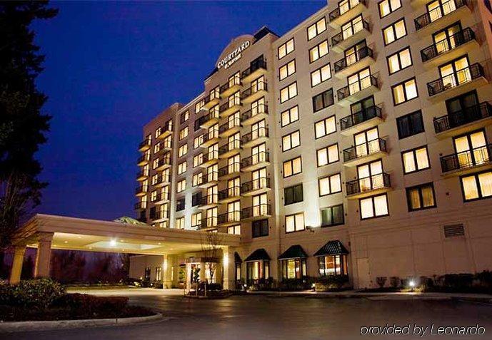 Courtyard By Marriott Seattle Hotel 3*