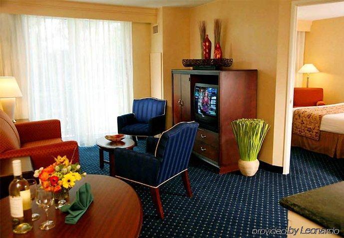 Courtyard By Marriott Seattle Hotel Federal Way