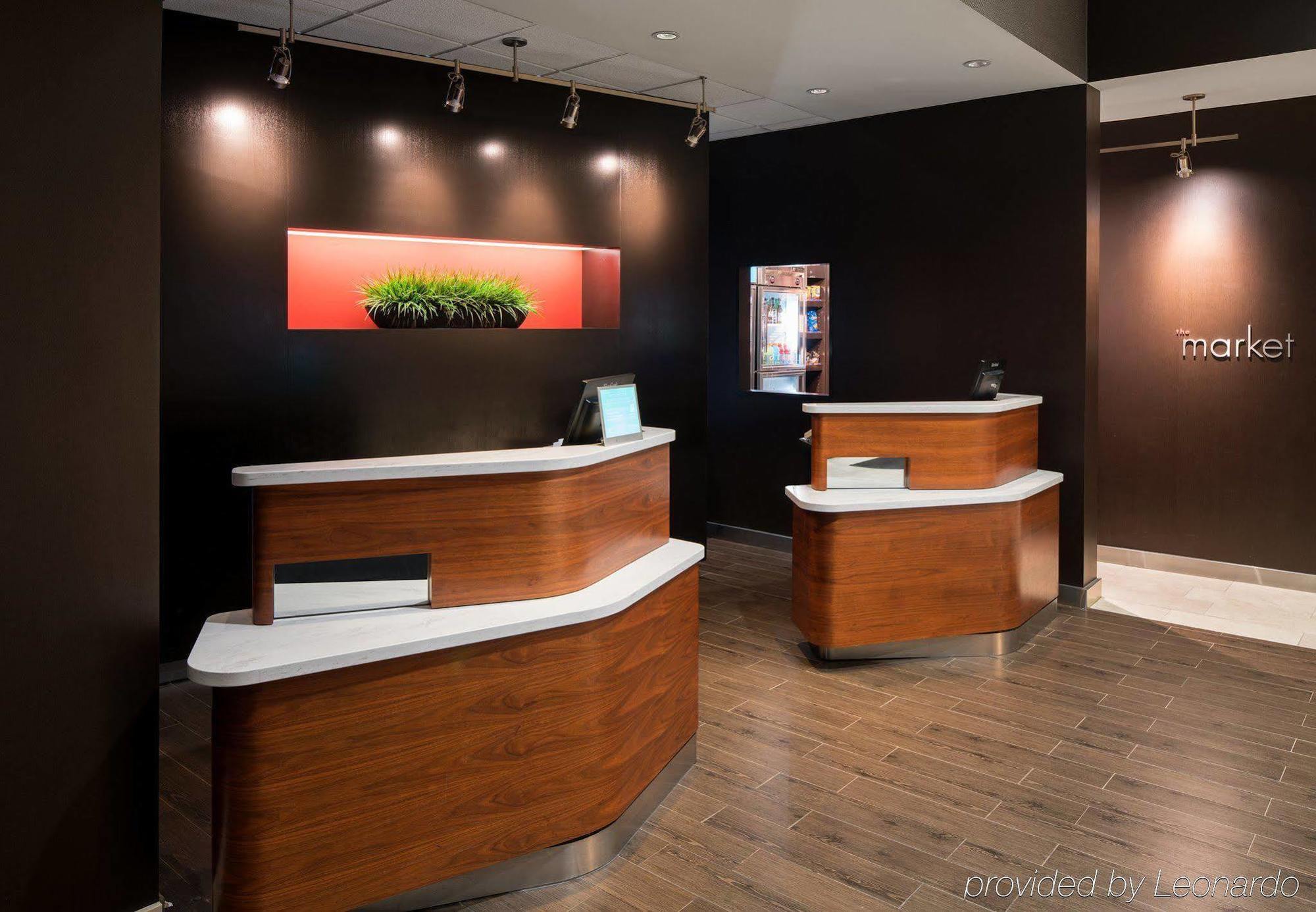 Courtyard By Marriott Seattle