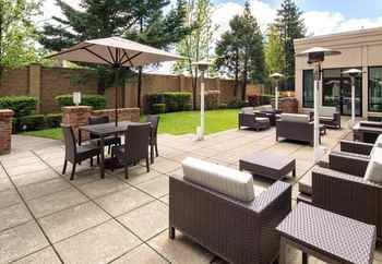 Courtyard By Marriott Seattle